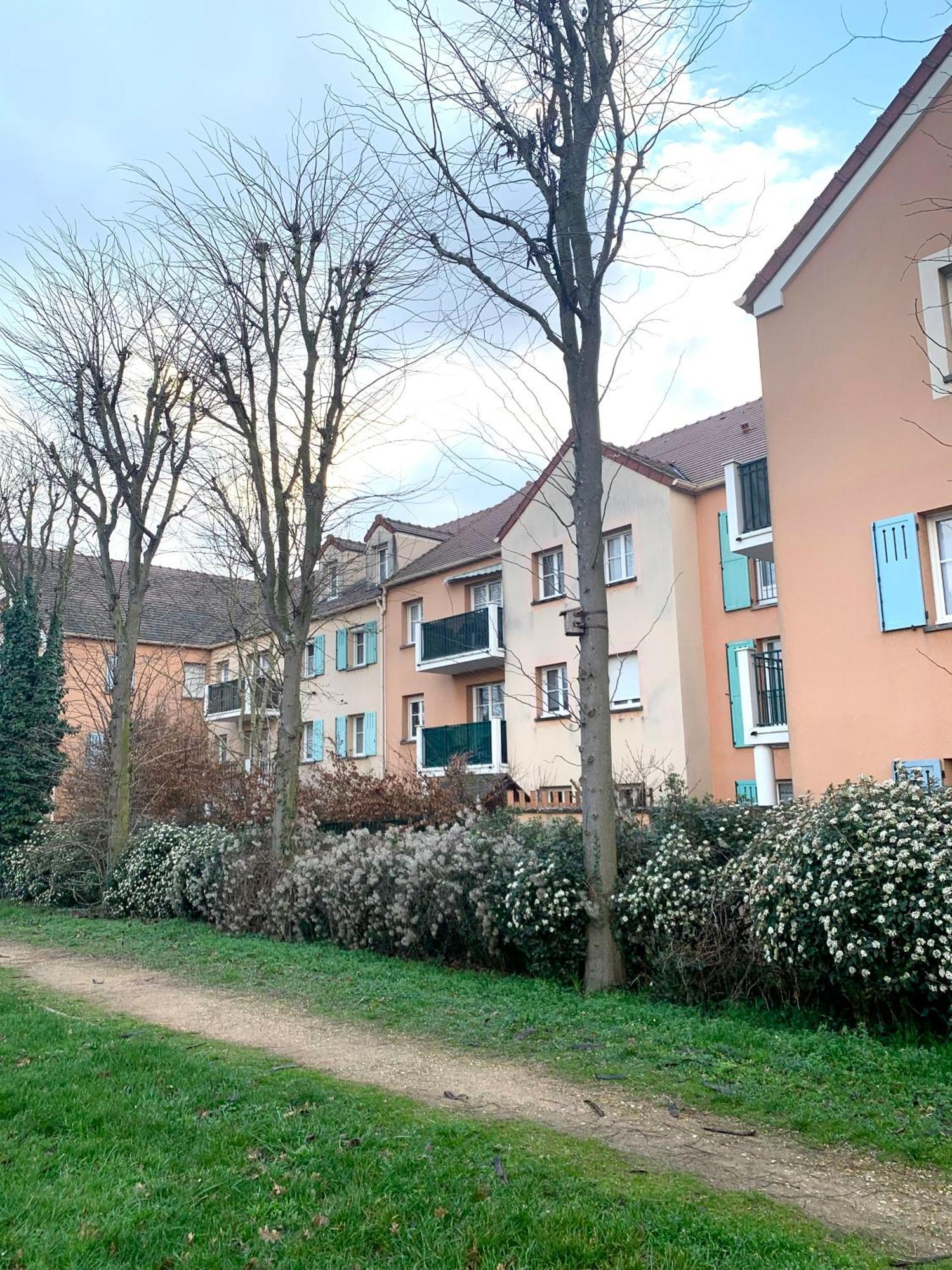 Grand F3 - Emplacement D'Or Proche Paris Et Versailles Plaisir Exterior photo